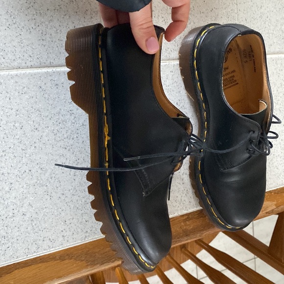 Dr. Martens - Picture 2 of 5